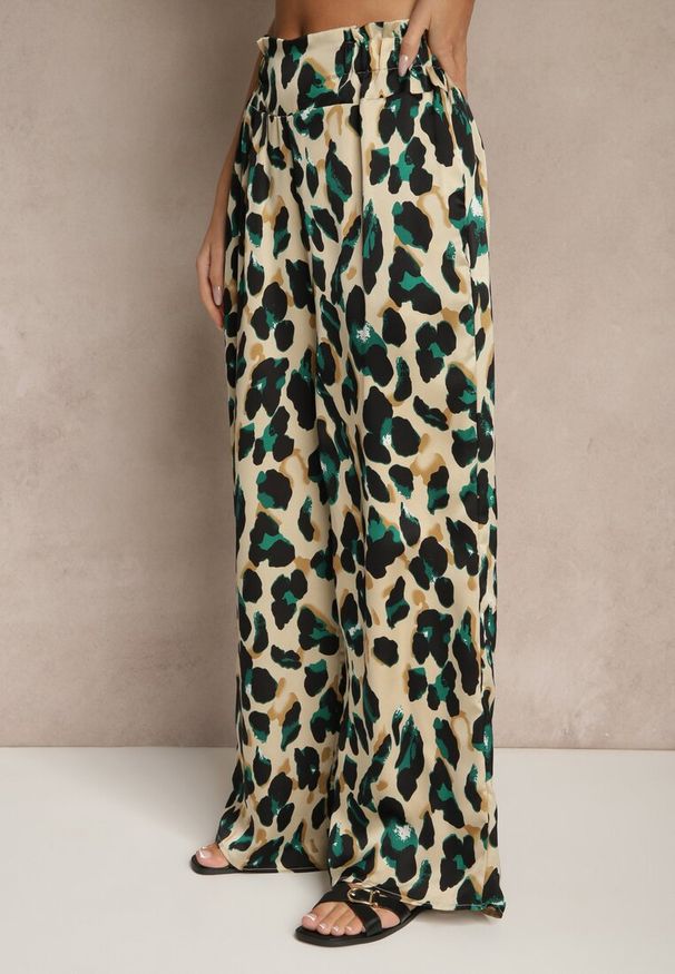 Renee - Zielono-Beżowe Panterkowe Spodnie o Szerokim Kroju Paper Bag High Waist Saliandra. Okazja: na spacer, na co dzień, na imprezę. Stan: podwyższony. Kolor: zielony. Materiał: jedwab. Długość: do kostek. Wzór: motyw zwierzęcy. Styl: casual, elegancki