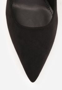 Born2be - Czarne Czółenka na Słupku z Metaliczną Wstawką Grendella. Kolor: czarny. Obcas: na słupku. Styl: klasyczny. Wysokość obcasa: średni #7