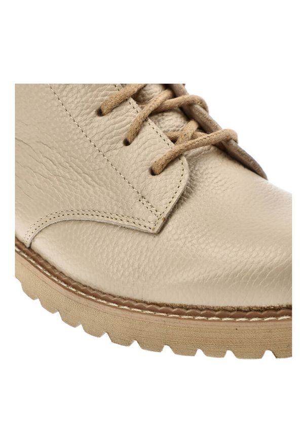 Beżowe Botki Armodo Modne Buty Damskie. Okazja: na co dzień. Kolor: beżowy. Materiał: materiał, skóra. Wzór: kolorowy. Styl: casual