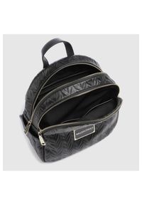 Valentino by Mario Valentino - VALENTINO Tłoczony czarny plecak z logo sunny re backpack. Kolor: czarny #3