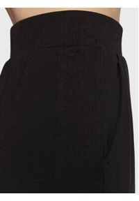 Calvin Klein Jeans Spodnie dresowe J20J220268 Czarny Regular Fit. Kolor: czarny. Materiał: syntetyk #4