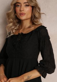 Renee - Czarna Sukienka z Rękawami 7/8 i Ozdobną Koronką Cascantha. Kolor: czarny. Materiał: koronka. Wzór: koronka #4