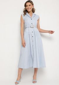 Born2be - Niebieska Sukienka Koszulowa Ozdobiona Paskiem Devikka. Okazja: na co dzień. Kolor: niebieski. Materiał: skóra. Wzór: aplikacja. Typ sukienki: koszulowe. Styl: klasyczny, casual, elegancki #1