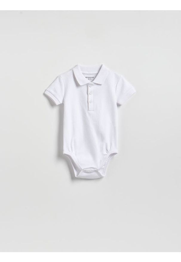 Reserved - Bawełniane body polo - biały. Kolor: biały. Materiał: bawełna