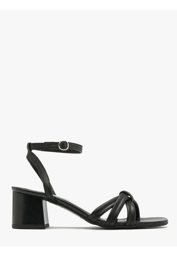 Ryłko - Czarne sandały na niskim obcasie. Kolor: czarny. Materiał: skóra. Obcas: na obcasie. Wysokość obcasa: niski