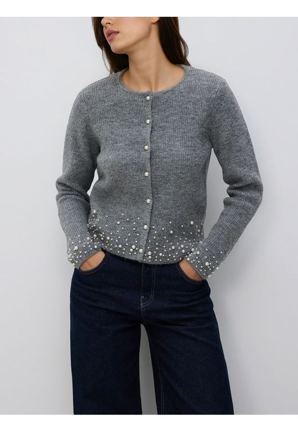 Reserved - Kardigan z aplikacją - szary. Kolor: szary. Materiał: wełna, dzianina. Wzór: aplikacja