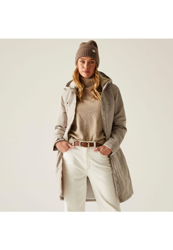 Kurtka przeciwdeszczowa z kapturem damska Regatta Romine II. Typ kołnierza: kaptur. Kolor: biały. Sport: turystyka piesza