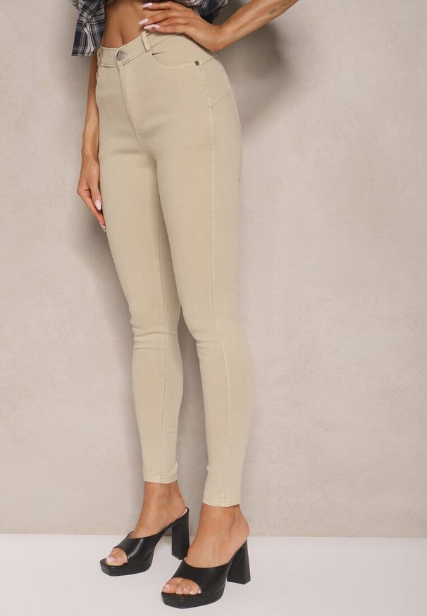 Renee - Beżowe Skinny Jeansy z Bawełną High Waist Lorie. Okazja: na co dzień. Stan: podwyższony. Kolor: beżowy. Styl: wizytowy, elegancki, casual