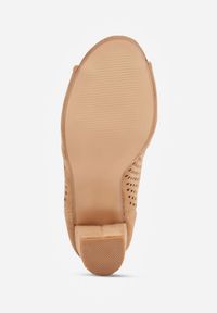 Renee - Beżowe Sandały Vices na Słupku z Ażurową Cholewką Felilina. Okazja: na spotkanie biznesowe, na spacer. Nosek buta: otwarty. Zapięcie: zamek. Kolor: beżowy. Wzór: ażurowy. Materiał: koronka. Sezon: lato. Obcas: na słupku. Styl: biznesowy, elegancki. Wysokość obcasa: średni #6