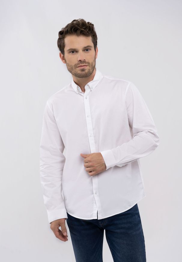 Volcano - Koszula z długim rękawem K-UPLO. Okazja: na co dzień. Typ kołnierza: button down. Kolekcja: plus size. Materiał: prążkowany, bawełna, materiał, włókno, skóra. Długość rękawa: długi rękaw. Długość: długie. Styl: klasyczny, casual, sportowy