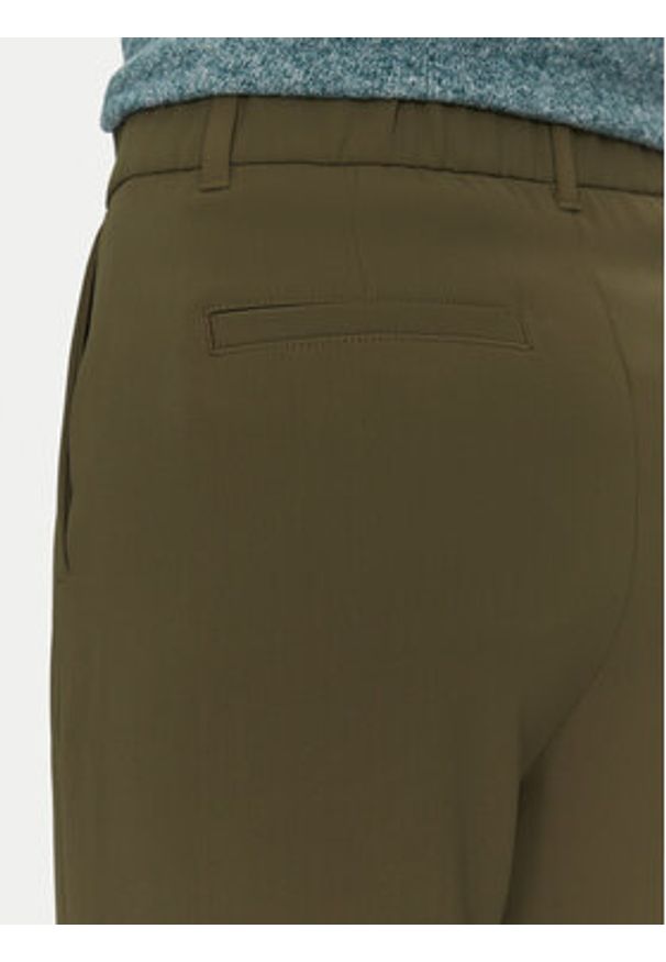 GAP - Gap Spodnie materiałowe 855968-02 Zielony Straight Fit. Kolor: zielony. Materiał: syntetyk