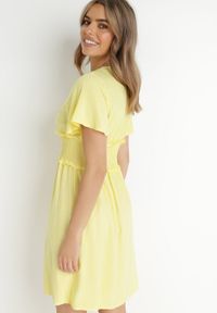 Born2be - Żółta Sukienka z Wiskozy Gulpari. Kolor: żółty. Materiał: wiskoza. Długość: mini #5