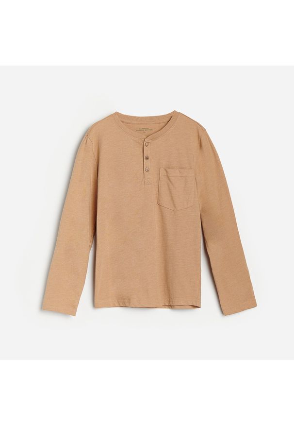 Reserved - Melanżowa koszulka z bawełną organiczną - Brązowy. Kolor: brązowy. Materiał: bawełna. Wzór: melanż