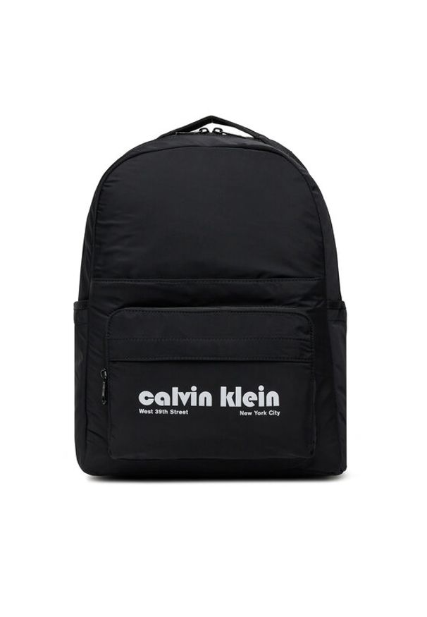 Calvin Klein Jeans Plecak Ckj Graphic Ck Multi Funct Backp LV04G3162G Czarny. Kolor: czarny. Materiał: materiał