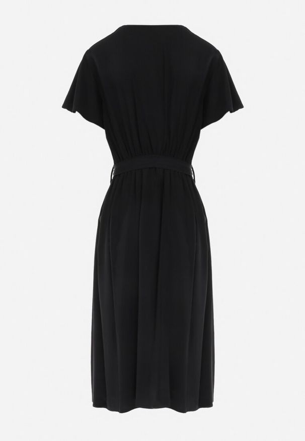 Born2be - Czarna Sukienka z Wiskozy i Wiązanym Paskiem Gariela. Kolor: czarny. Materiał: wiskoza. Typ sukienki: kopertowe