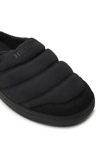 TOMMY HILFIGER - Tommy Hilfiger Kapcie FM0FM05158 Czarny. Kolor: czarny. Materiał: materiał #5