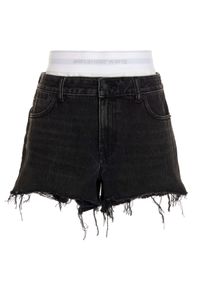 ALEXANDER WANG - Czarne spodenki jeansowe z logowaniem. Stan: podwyższony. Kolor: czarny. Materiał: jeans