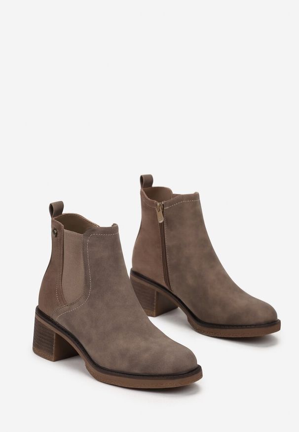 Born2be - Ciemnobeżowe Botki na Niskim Słupku Raansela. Kolor: beżowy. Obcas: na słupku. Styl: elegancki