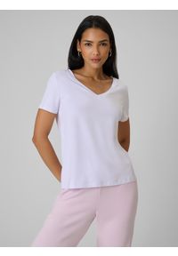 4f - 4F T-shirt regular z modalem damski - biały M. Okazja: na co dzień. Typ kołnierza: dekolt w serek. Kolor: biały. Materiał: materiał, skóra, dzianina. Styl: casual #1