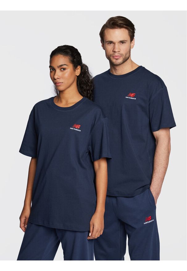 New Balance T-Shirt Unisex UT21503 Granatowy Relaxed Fit. Kolor: niebieski. Materiał: bawełna