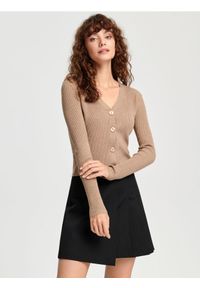 Sinsay - Kardigan krótki prążkowany - brązowy. Kolor: brązowy. Materiał: prążkowany. Długość: krótkie #1