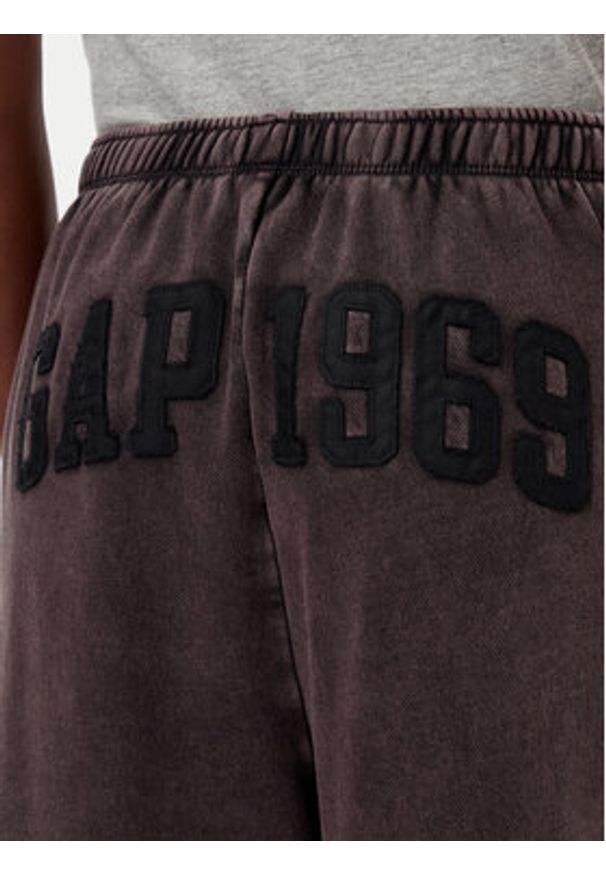 GAP - Gap Spodnie dresowe 672610-02 Brązowy Baggy Fit. Kolor: brązowy. Materiał: bawełna