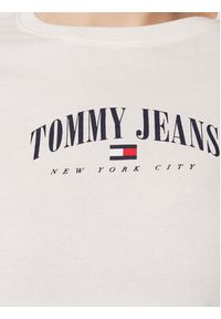 Tommy Jeans Bluzka Essential Logo DW0DW14911 Biały Regular Fit. Kolor: biały. Materiał: bawełna #4