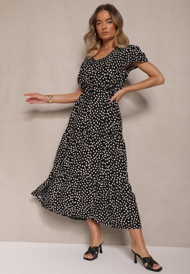 Renee - Czarna Rozkloszowana Sukienka z Bawełną i Geometrycznym Motywem Mevelaia. Okazja: na co dzień. Kolor: czarny. Materiał: bawełna. Wzór: geometria. Typ sukienki: rozkloszowane. Styl: casual, klasyczny