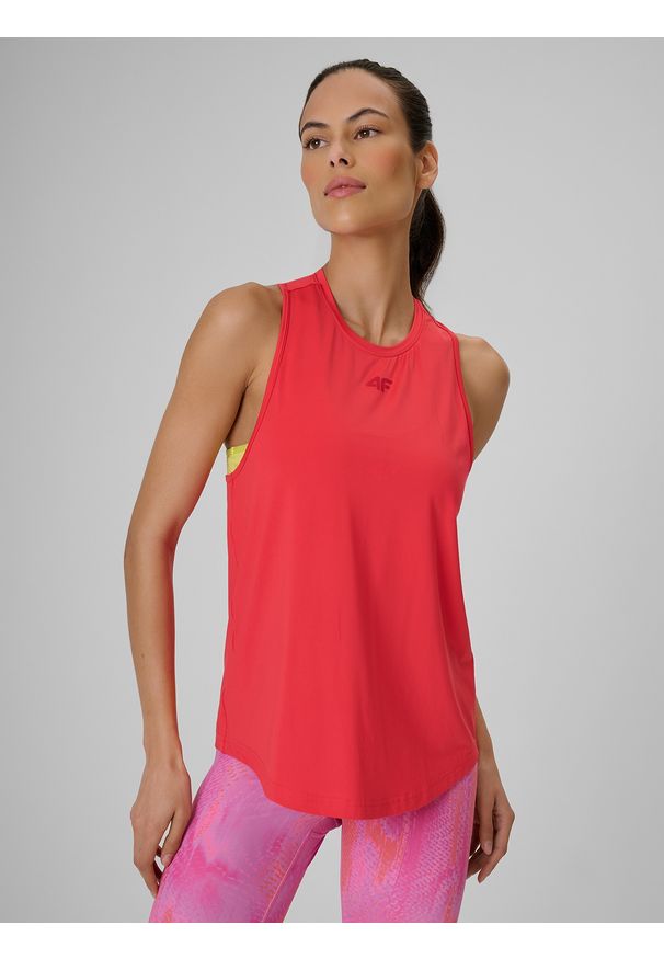 4f - 4F Top treningowy regular szybkoschnący damski - koralowy XL. Kolor: różowy. Materiał: materiał, włókno. Sport: fitness