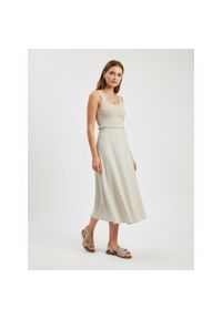 Sandały damskie Armodo, cholewka ze skóry naturalnej odkryta konstrukcja z ozdobnym kwiatem stabilna płaska podeszwa zapewniająca wygodę, beżowe, 404. Kolor: beżowy. Materiał: skóra. Wzór: kwiaty. Obcas: na płaskiej podeszwie #9