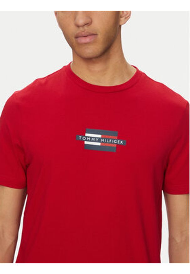 TOMMY HILFIGER - Tommy Hilfiger T-Shirt Flag Box MW0MW38636 Czerwony Regular Fit. Kolor: czerwony. Materiał: bawełna