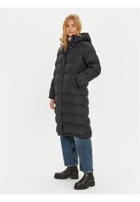 Pepe Jeans Płaszcz zimowy Bibi PL402437 Czarny Loose Fit. Kolor: czarny. Materiał: syntetyk. Sezon: zima