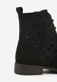 Born2be - Czarne Sznurowane Botki z Ażurową Cholewką Zeliana. Okazja: na co dzień, na randkę. Zapięcie: sznurówki. Kolor: czarny. Materiał: zamsz, jeans. Szerokość cholewki: normalna. Wzór: ażurowy. Styl: casual, klasyczny #7