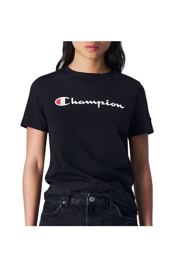Koszulka Champion Big Script Logo Icon 116578-KK001 - czarna. Kolor: czarny. Materiał: materiał, bawełna. Długość rękawa: krótki rękaw. Długość: krótkie. Wzór: aplikacja