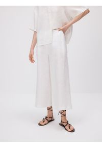 Reserved - Lniane spodnie culotte - biały. Kolor: biały. Materiał: len