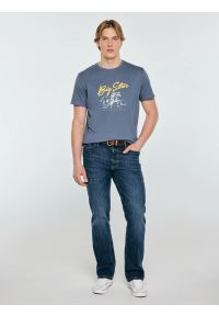 Big-Star - Koszulka męska z nadrukiem niebieska Stelianer 402. Okazja: na co dzień. Kolor: niebieski. Materiał: jeans, bawełna. Wzór: nadruk. Styl: vintage, klasyczny, retro, casual, elegancki #3