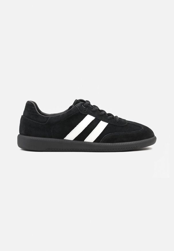 Born2be - Czarno-Białe Skórzane Sneakersy na Płaskiej Podeszwie Ozdobione Paskami Nelavirae. Zapięcie: pasek. Kolor: czarny. Materiał: skóra. Wzór: aplikacja. Obcas: na płaskiej podeszwie