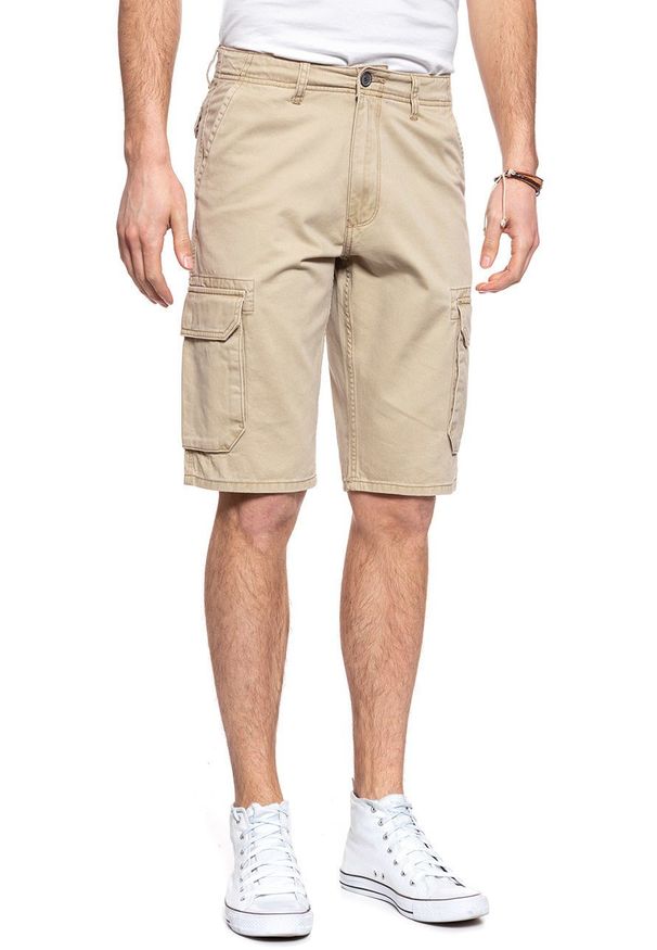 Wrangler - SPODENKI WRANGLER CARGO SHORT SAND W15DKC58N 112126791. Materiał: materiał