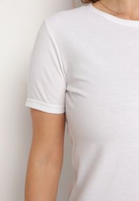 Born2be - Biały Gładki T-shirt z Krótkim Rękawem Elldora. Okazja: na co dzień. Kolor: biały. Materiał: jeans. Długość rękawa: krótki rękaw. Długość: krótkie. Wzór: gładki. Styl: klasyczny, casual, elegancki #5