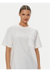 GAP - Gap T-Shirt 507947-00 Biały Regular Fit. Kolor: biały. Materiał: bawełna #3