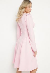 Born2be - Różowa Rozkloszowana Sukienka z Usztywnianymi Miseczkami Tillimara. Kolor: różowy. Typ sukienki: dopasowane #2