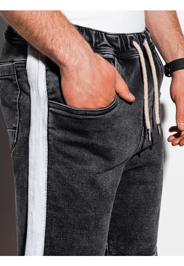 Ombre Clothing - Krótkie spodenki męskie jeansowe W221 - czarne - L. Okazja: na co dzień. Kolor: czarny. Materiał: jeans. Długość: krótkie. Wzór: kolorowy, aplikacja. Sezon: lato. Styl: klasyczny, casual