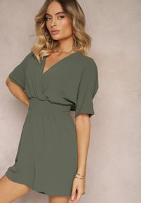 Renee - Ciemnozielony Kombinezon Kopertowy z Gumką w Pasie Fandrea. Okazja: na co dzień. Kolor: zielony. Materiał: jeans. Styl: elegancki, casual #5