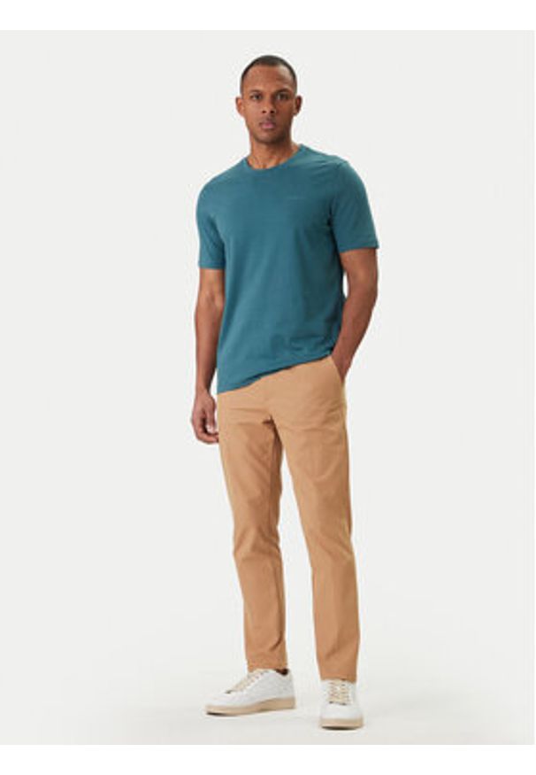 Bugatti T-Shirt 8350-15040E Zielony Regular Fit. Kolor: zielony. Materiał: bawełna