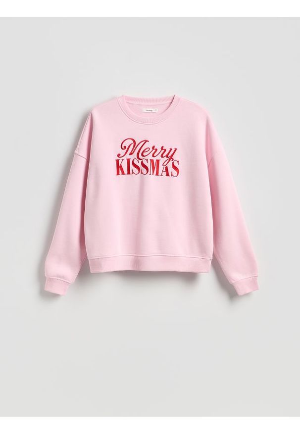Reserved - Bluza z haftowanym napisem - różowy. Kolor: różowy. Materiał: bawełna. Wzór: haft, napisy