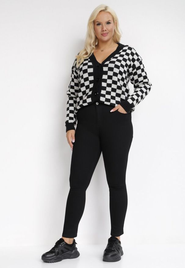Born2be - Czarne Spodnie Skinny Push Up Teche. Kolekcja: plus size. Kolor: czarny. Materiał: tkanina. Długość: długie. Wzór: gładki