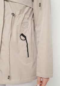 Born2be - Beżowa Kurtka Parka Dwustronna Korilea. Okazja: na co dzień. Kolor: beżowy. Wzór: gładki. Styl: klasyczny, casual, elegancki #7