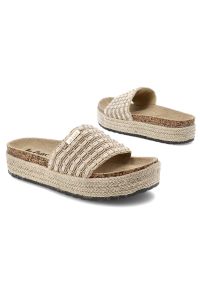 Beżowe Klapki Lee Cooper Modne Obuwie Damskie. Okazja: na co dzień, na plażę, na spacer. Kolor: beżowy. Materiał: jeans. Sezon: lato. Obcas: na platformie. Styl: casual, boho #6