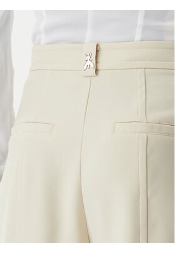 Patrizia Pepe Szorty materiałowe 8P0697/A545-B814 Beżowy Regular Fit. Kolor: beżowy. Materiał: syntetyk