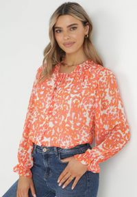 Born2be - Pomarańczowa Koszula z Ozdobnymi Guzikami i Wiązaniem przy Dekolcie Alaiya. Okazja: na spotkanie biznesowe. Kolor: pomarańczowy. Materiał: jeans. Długość rękawa: długi rękaw. Długość: długie. Styl: elegancki, biznesowy #3